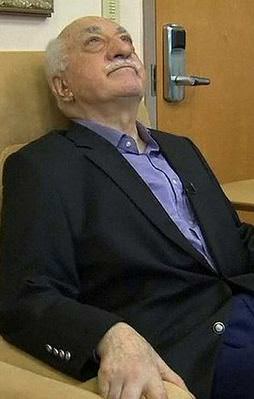 Teröristbaşı Gülen'i iade edin!