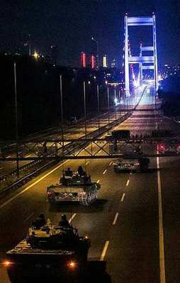 Tankları sokağa çıkaran komutan hain planı açıkladı