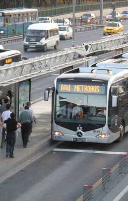 İstanbul'da ücretsiz toplu taşıma uzatıldı