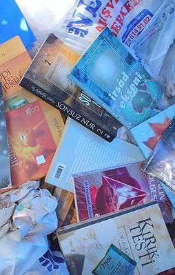 Çöp konteynerinde Gülen'e ait yayınlar bulundu