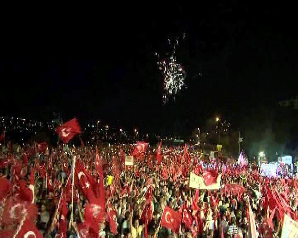 Boğaziçi Köprüsü'nden dünyaya demokrasi dersi-3