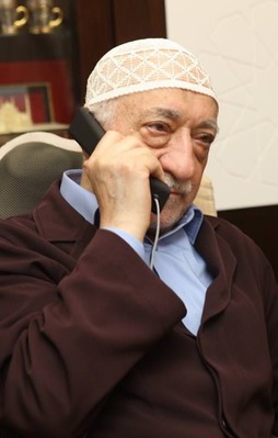 "Darbe yapacakmış bak ite hele"