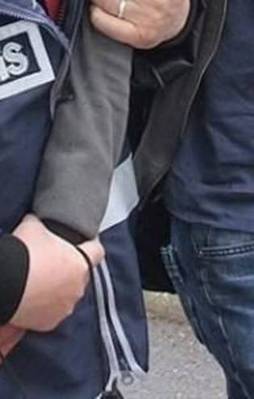 Gülen'in kitaplarını evinden çıkarırken yakalanıp tutuklandı