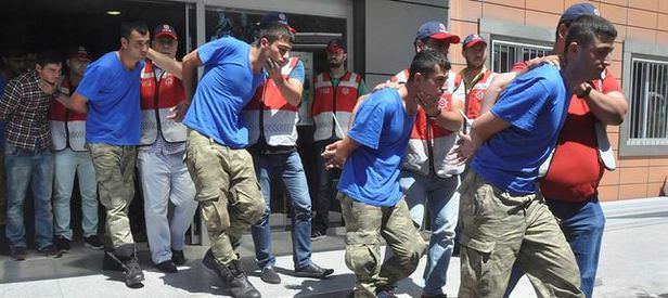 AK Parti il binasını basan FETÖ militanları tutuklandı