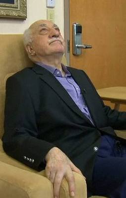 Feto'nun ikinci adamı darbeyi haber vermiş