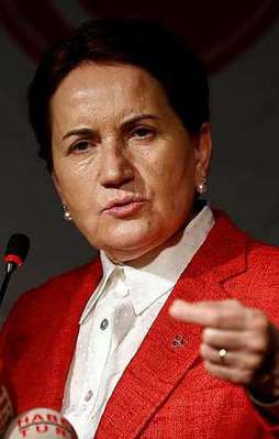 Akşener'in görevi bir kez daha anlaşıldı