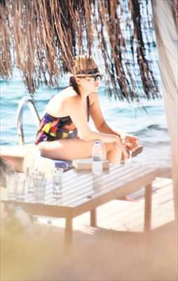 Nurgül göbek yapmış