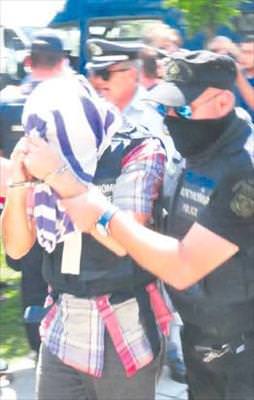 8 darbeci Atina’da