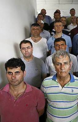 FETÖ'cüler ailece hırsız çıktı!