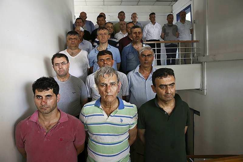 FETÖ'cüler ailece hırsız çıktı!