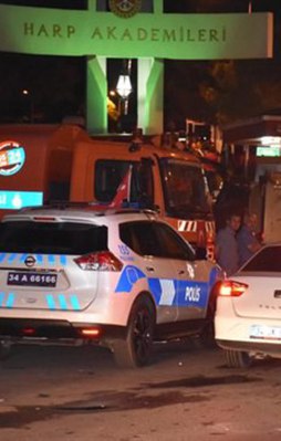 Harp Akademileri lojmanına polis baskını
