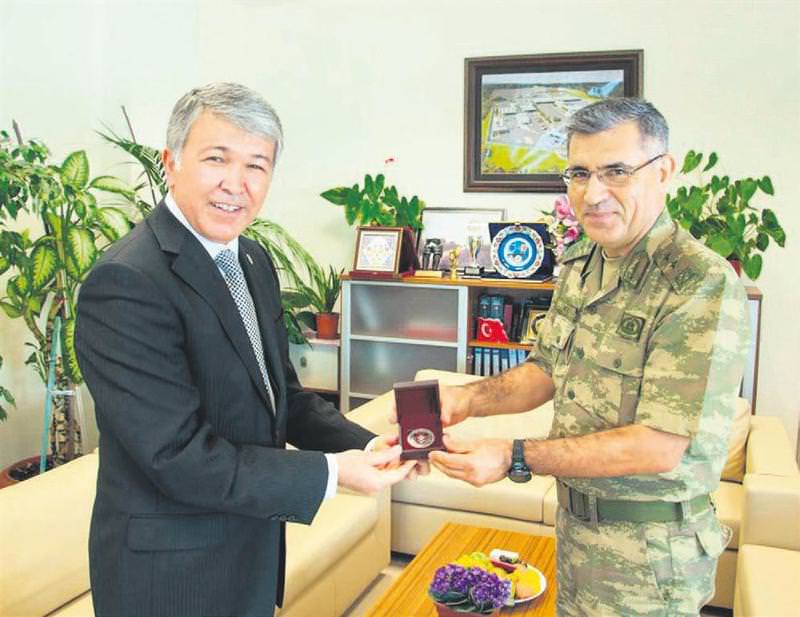 4 general tutuklandı