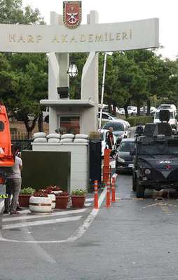 Darbenin el yazısı notları bulundu