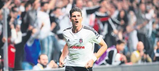 Beşiktaş taraftarından Gomez’e dön çağrısı