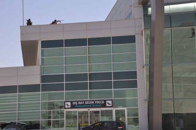 Keskin nişancılar jet üssünde 'kuş uçurtmuyor'-1