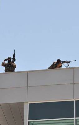 Keskin nişancılar jet üssünde 'kuş uçurtmuyor'