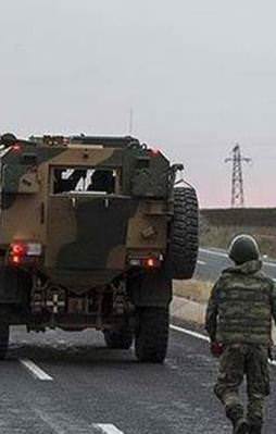 Askeri aracın geçişi sırasında patlama