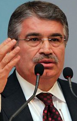 İdris Naim Şahin ve Akın Öztürk aynı listede