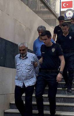 FETÖ'nün o tetikçi yazarları tutuklandı!