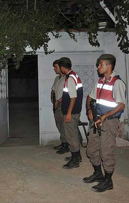 Yargıtay üyesinin evinden çıktılar