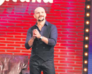 Muhabir Atalay Demirci'nin yüzüne tükürdü-2