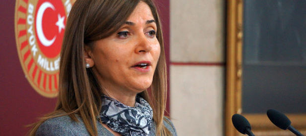 MHP’de Zuhal Topçu istifa etti