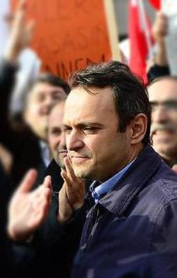 Bu FETÖ'cüler her yerde aranıyor