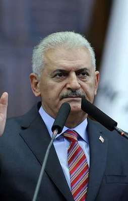 Başbakan: Kışlalar taşınacak