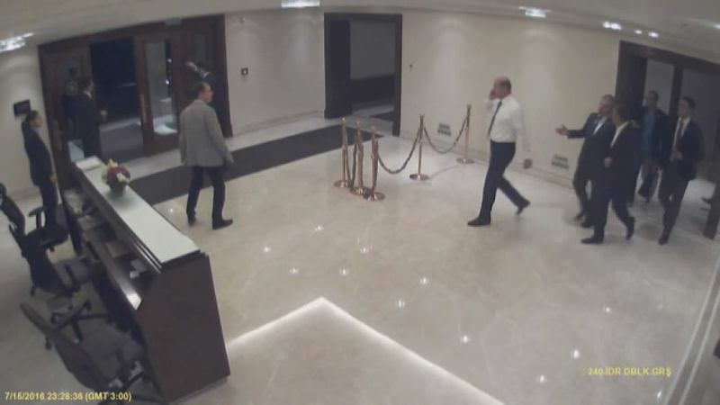 Başbakanlık'ta o gece yaşananlar kamerada