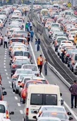 İstanbul'da yarın bu yollar trafiğe kapatılacak