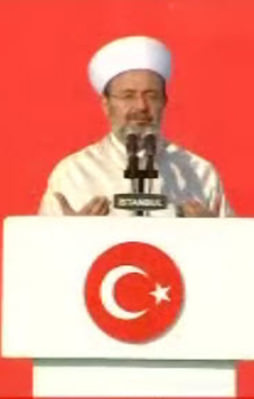Mehmet Görmez'den Yenikapı mitinginde şehitlerimiz için dua