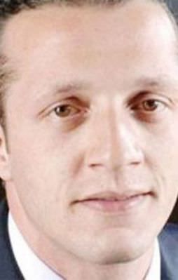 Hürriyet'in FETÖ'cü muhabiri hala firarda