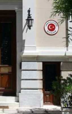 Atina'da iki Türk askeri ataşe kayıplara karıştı