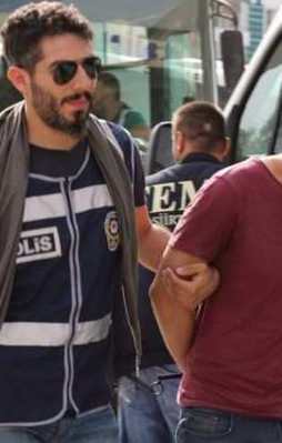 Siirt'te 10 FETÖ'cü polis tutuklandı