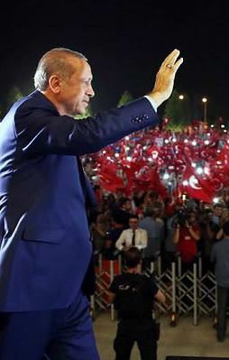 Erdoğan: "Demokrasi nöbetlerine ara veriyoruz"