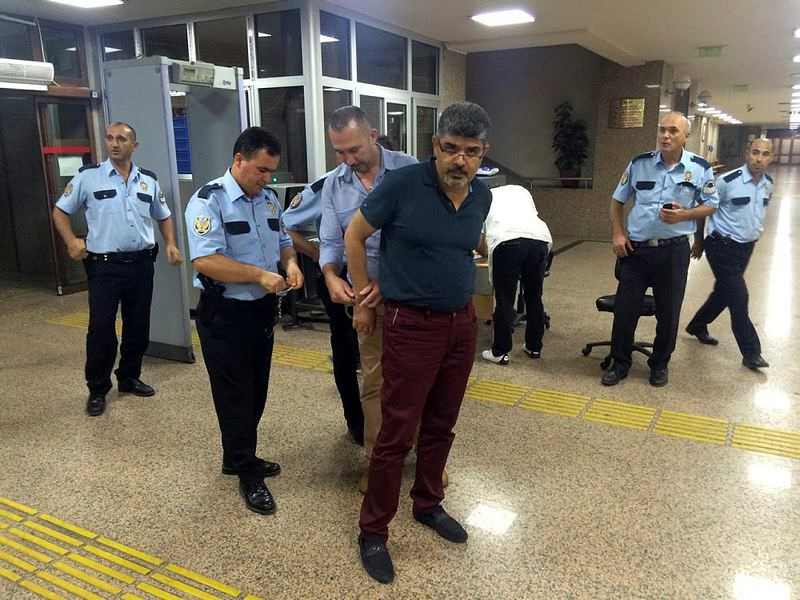 'Kaçma ihtimalim yok' diyen FETÖ'cü duruşma salonundan kaçtı