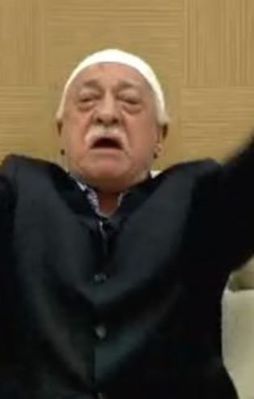 Gülen'in iç çamaşırını saklamış