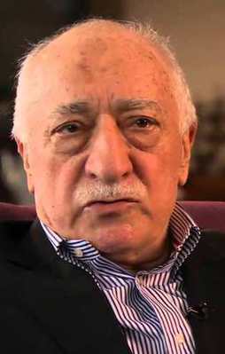 ‘Gülen kuzu postuna bürünmüş bir radikal’