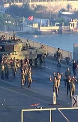 15 Temmuz gecesi köprüdeki hainleri böyle çıldırttı