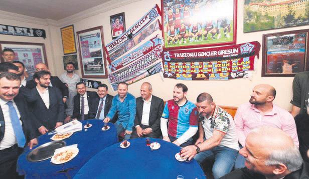 Trabzon'da Bakan Albayrak'a şampiyonluk forması-1