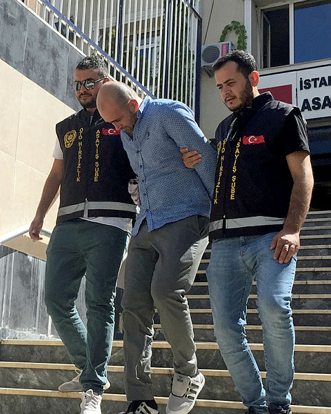 Esenyurt'ta akıllara durgunluk veren olay! Komşusunun 135 bin lirasını gasp etti suçüstü yakalandı-6