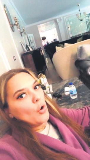 Burcu Esmersoy Demet Akalın'a prim vermedi - 1