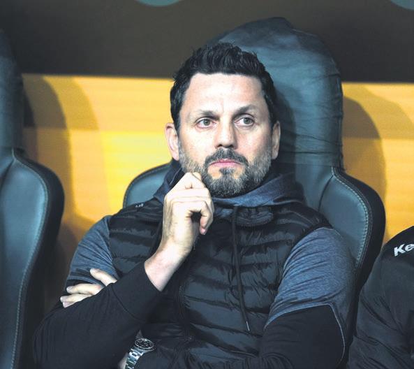 rebrov-favori-bulut-pusuda-1591749003893.jpeg Fenerbahçe'de teknik direktör çalışmaları sürüyor! Sergiy Rebrov favori Erol Bulut pusuda...-4