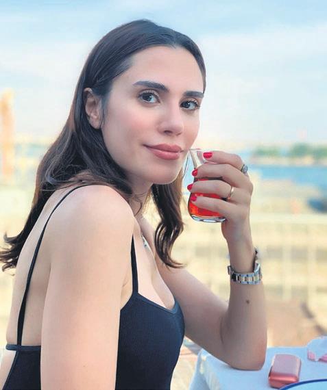 Caner Erkin'den eşi Şükran Ovalı'ya ilan-ı aşk-1