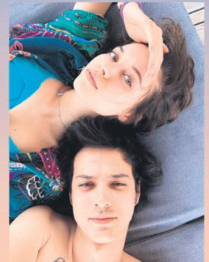 huzur-pozu-1594074542198.jpeg Afra Saraçoğlu ve sevgilisi Mert Yazıcıoğlu'ndan huzur pozu-1