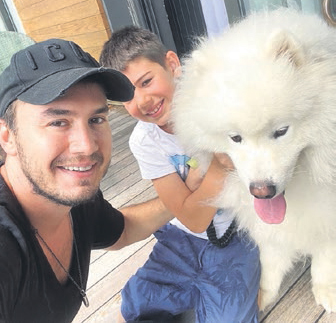 masallah-1595286826976.jpg Mustafa Ceceli oğlu Arın ve köpeği Kozmişo ile poz verdi-1