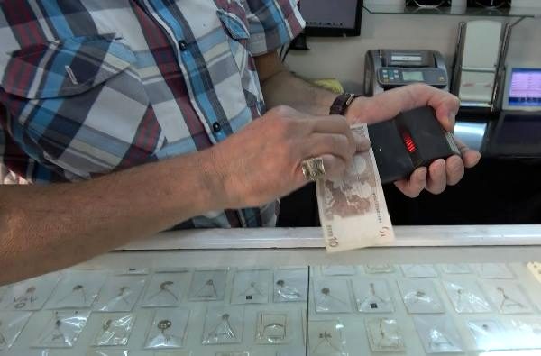 50-tl-para-cekti-basina-talih-kusu-kondu-koleksiyoncularda-fiyati-dudak-ucuklatiyor-1602324129739.jpg 50 TL para çekti, başına talih kuşu kondu! Koleksiyoncularda fiyatı dudak uçuklatıyor!-7