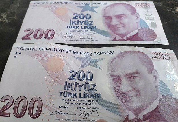bakmayan-hayretler-icinde-bin-pisman-bu-para-hic-kimsede-yok-gunlerce-cebimizde-tasidik-degeri-1607799408705.jpg Bakmayan hayretler içinde bin pişman! Bu para hiç kimsede yok! Günlerce cebimizde taşıdık değeri...-3