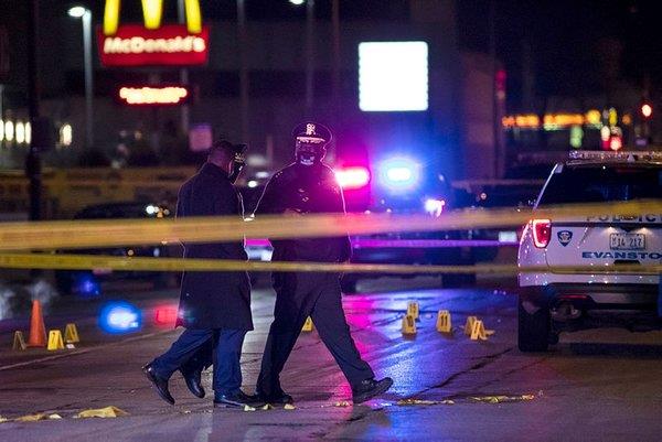 ABD'nin Chicago kentinde silahlı saldırı! Vurulan 7 kişiden 5'i hayatını kaybetti-5