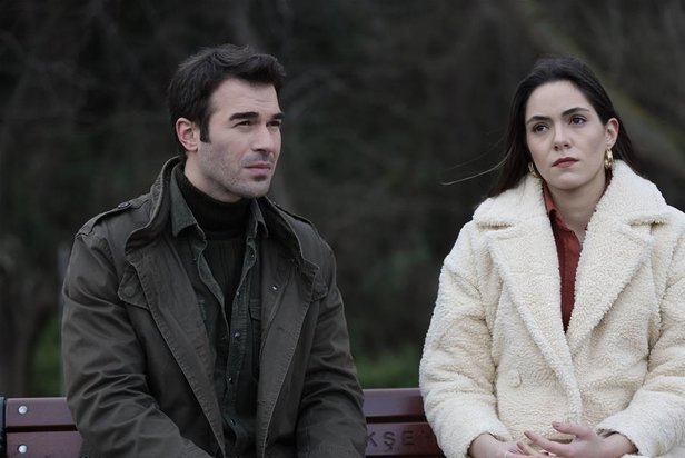 bir-anda-degisiyor-seyirciler-kalakaldi-saskinligin-arsa-ciktigi-anlar-flas-adim-bugunden-sonra-1611862401126.jpg Bir anda değişiyor seyirciler kalakaldı! Şaşkınlığın arşa çıktığı anlar! Flaş adım bugünden sonra...-2